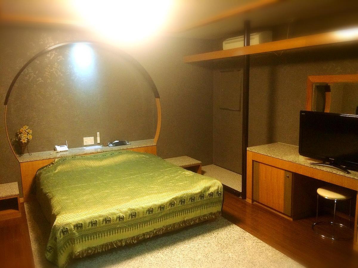 Hotel One Love (Adults Only) Осака Экстерьер фото